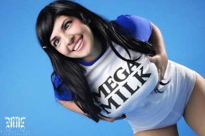 mega-milk-girl-cosplay