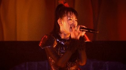 A little cute face from SU-METAL