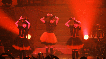 Kimi to Anime Ga Mitai is a really great song, but the choreography is a bit unusual. It's like an Egyptian dance.