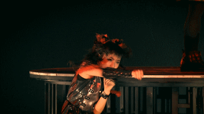 MOA PUUUUUUUNCH!