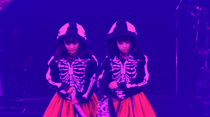 YUI-METAL and MOA-METAL mostly danced their hearts out.