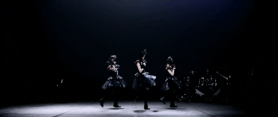I did a very slight cut here to make it go smoothly. But the next three gifs were from this main part.
