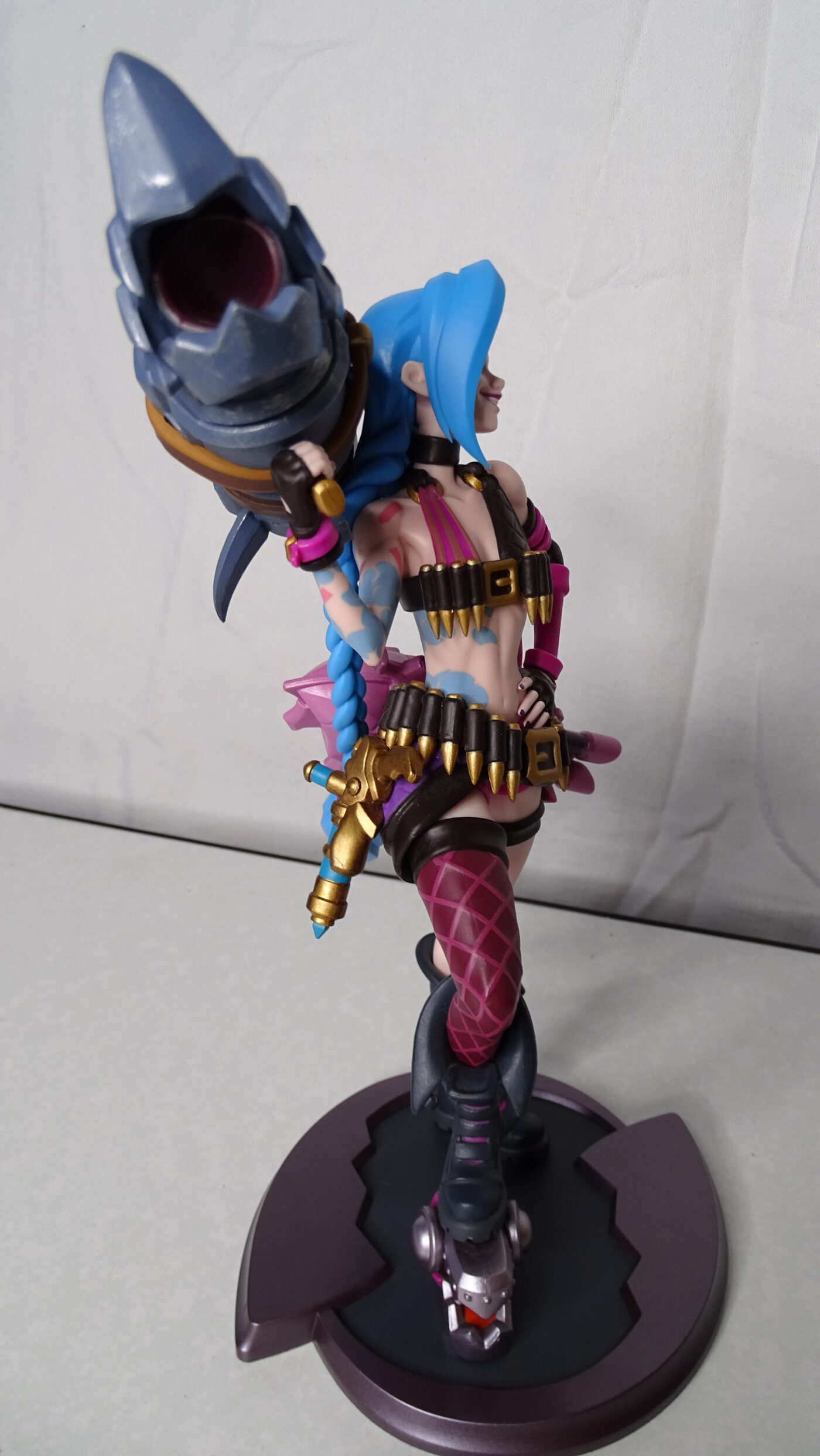 League of Legends Jinx Unlocked Figure Review | hXcHector.com