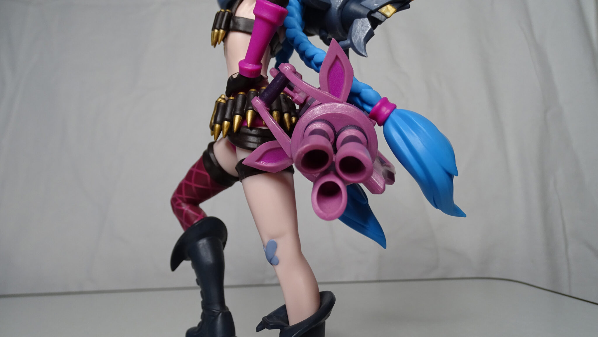 League of Legends Jinx Unlocked Figure Review | hXcHector.com